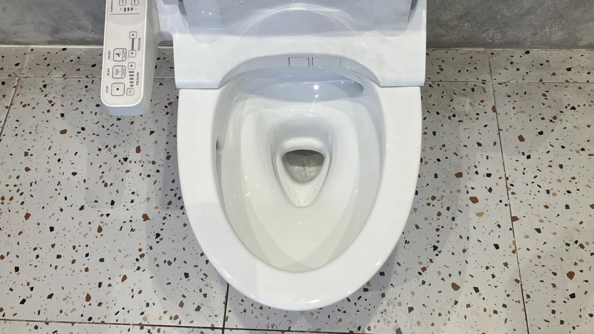 Bồn cầu TOTO CS838DW18 2 khối nắp điện tử TCF23710AAA Washlet C2 cơ bản