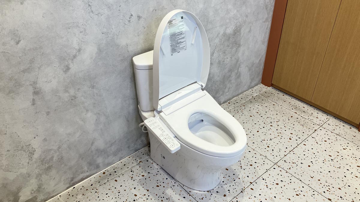 Bồn cầu TOTO CS838DW24 2 khối nắp điện tử Washlet S2 TCF33461GAA