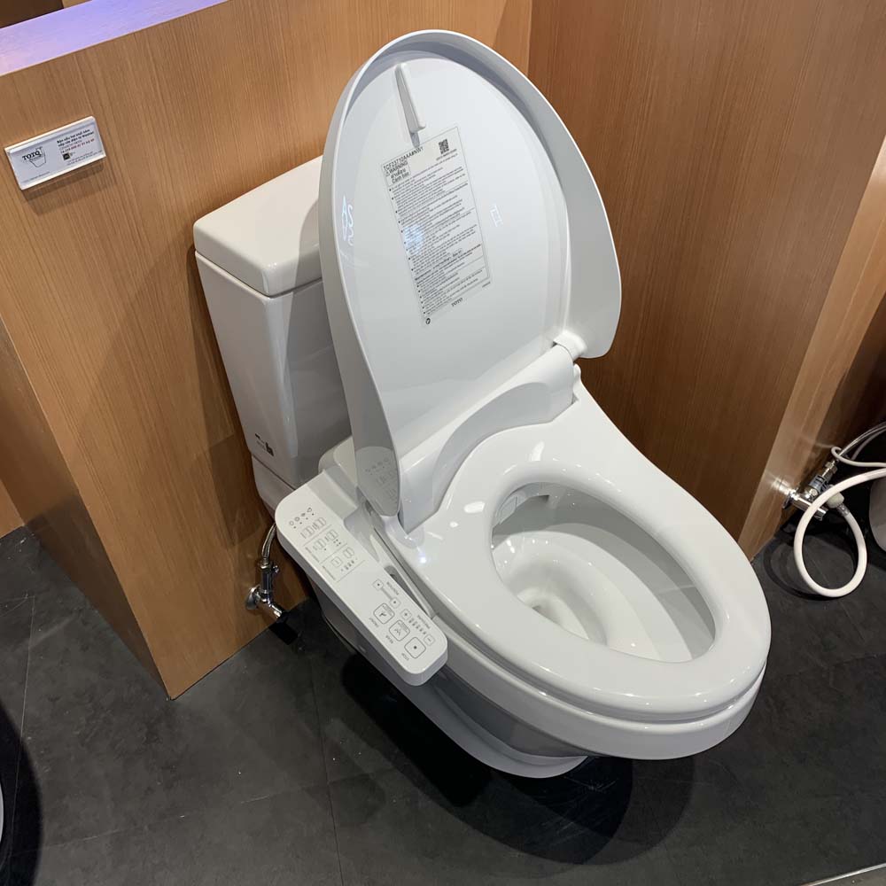 Bồn cầu TOTO CS948DW18 2 khối nắp điện tử TCF23710AAA Washlet C2 cơ bản