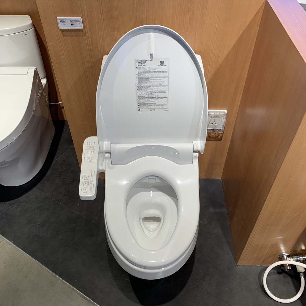 Bồn cầu TOTO CS948DW18 2 khối nắp điện tử TCF23710AAA Washlet C2 cơ bản
