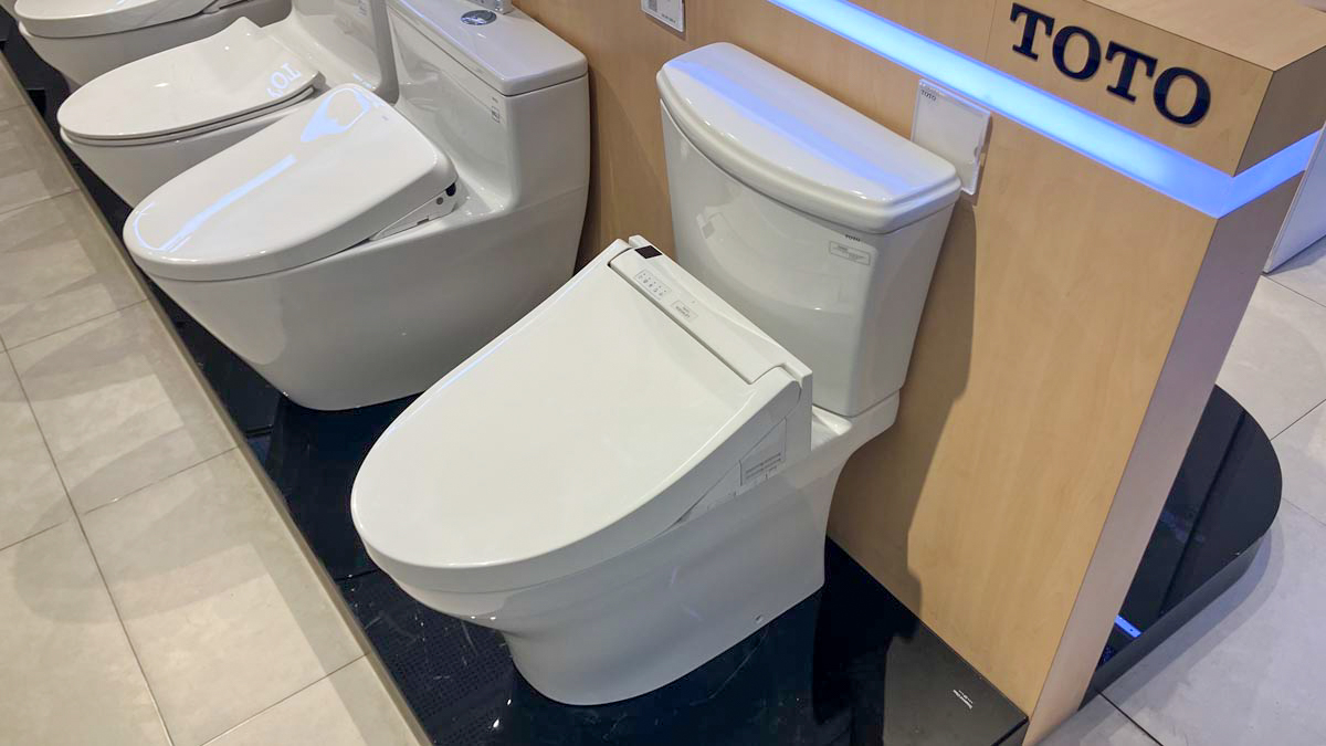 Bồn cầu TOTO CS986CGW15 2 khối nắp điện tử Washlet C5 TCF24460AAA giấu dây