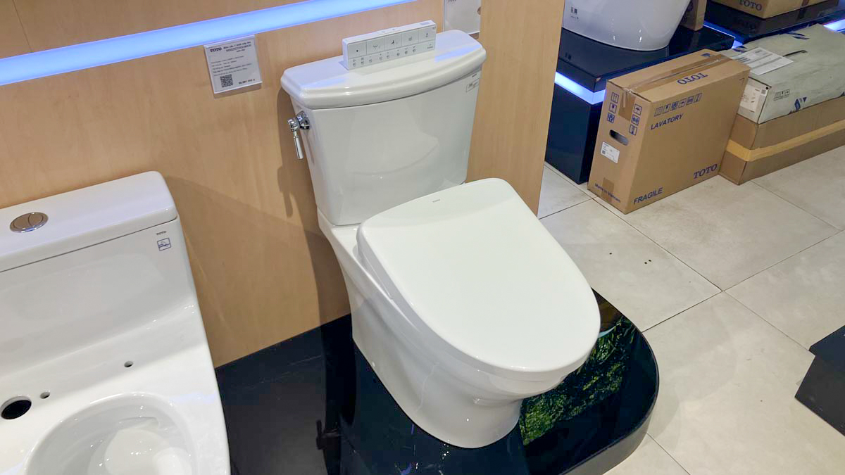 Bồn cầu TOTO CS986CGW23 2 khối nắp điện tử Washlet S7 TCF47360GAA giấu dây