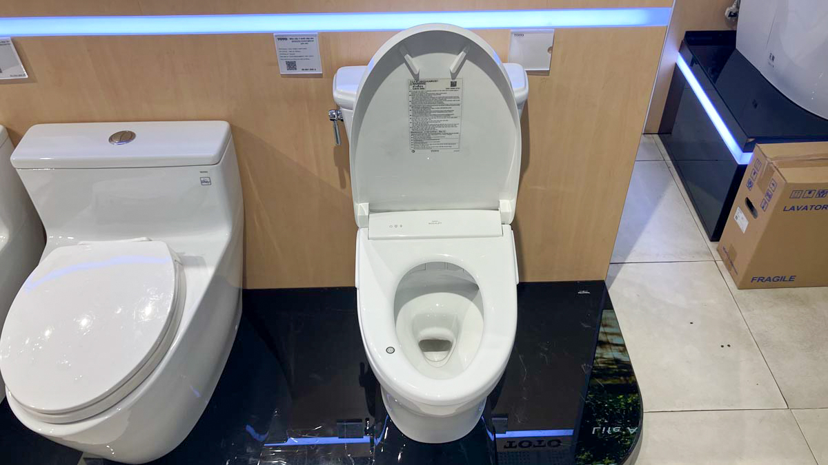 Bồn cầu TOTO CS986CGW23 2 khối nắp điện tử Washlet S7 TCF47360GAA giấu dây