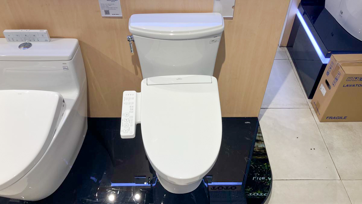 Bồn cầu TOTO CS986CGW24 2 khối nắp điện tử Washlet S2 TCF33461GAA giấu dây