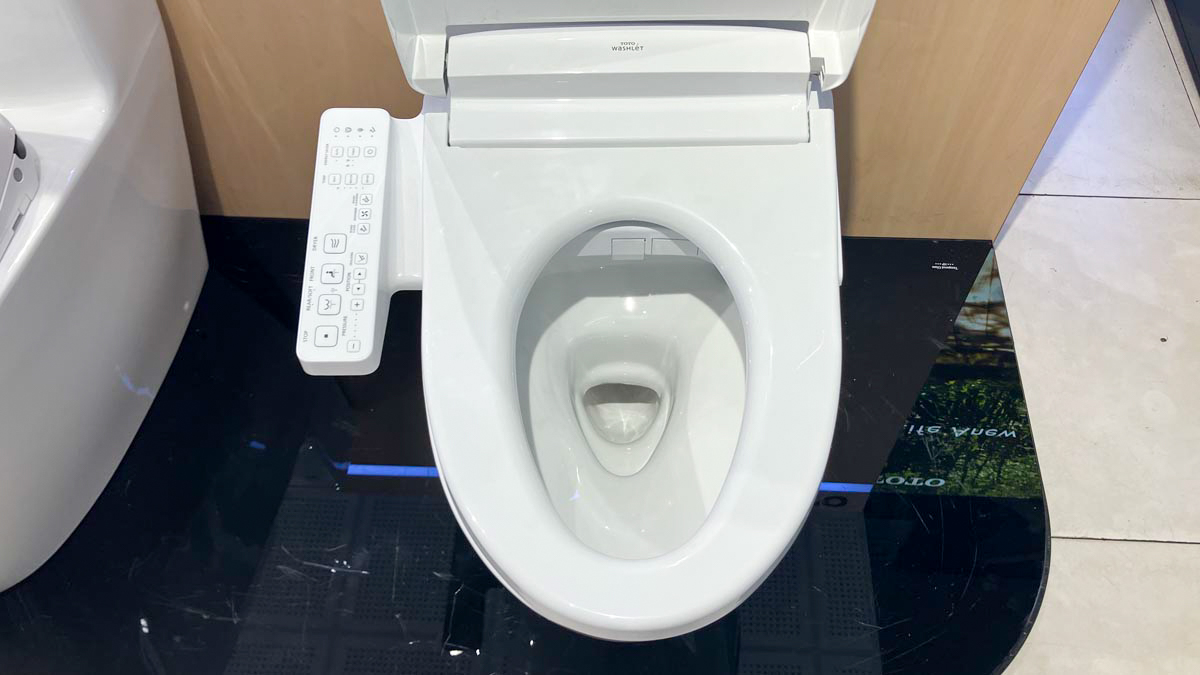 Bồn cầu TOTO CS986CGW24 2 khối nắp điện tử Washlet S2 TCF33461GAA giấu dây