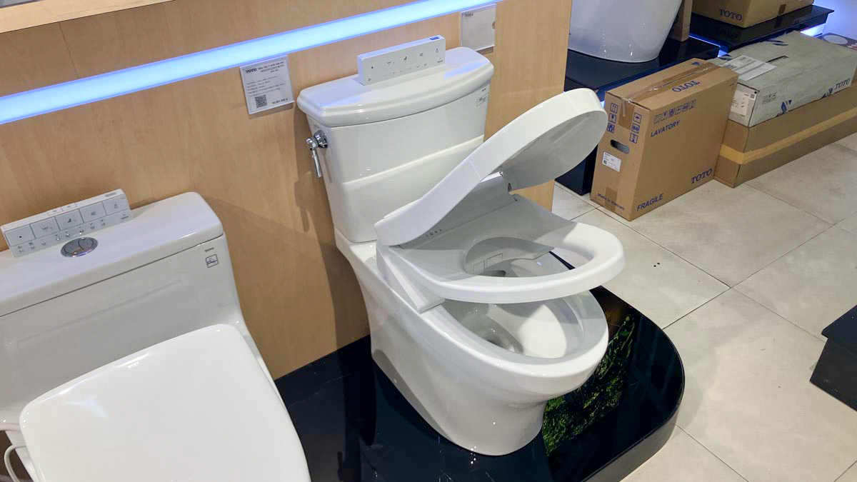 Bồn cầu TOTO CS986CGW25 2 khối nắp điện tử Washlet S5 TCF34461GAA giấu dây