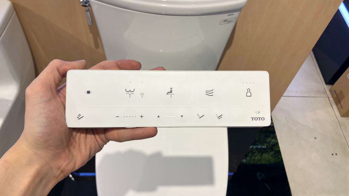 Bồn cầu TOTO CS986CGW25 2 khối nắp điện tử Washlet S5 TCF34461GAA giấu dây