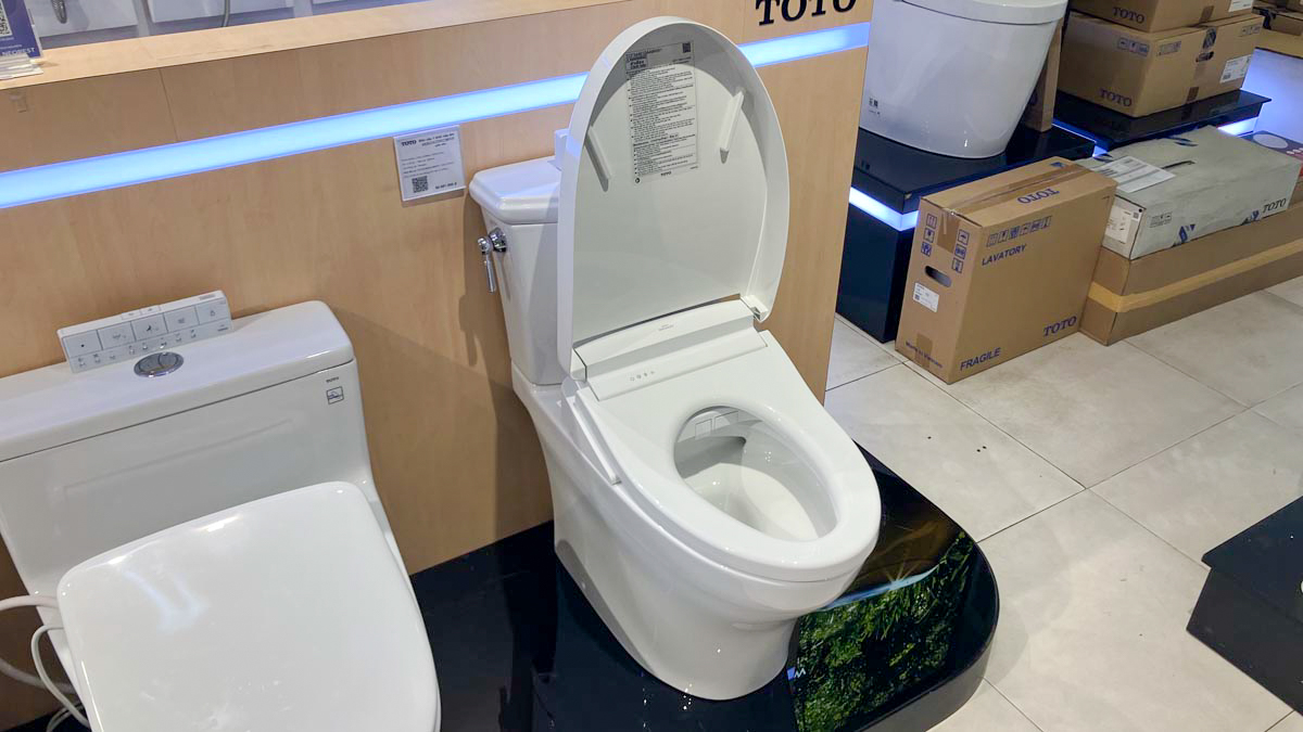 Bồn cầu TOTO CS986CGW25 2 khối nắp điện tử Washlet S5 TCF34461GAA giấu dây