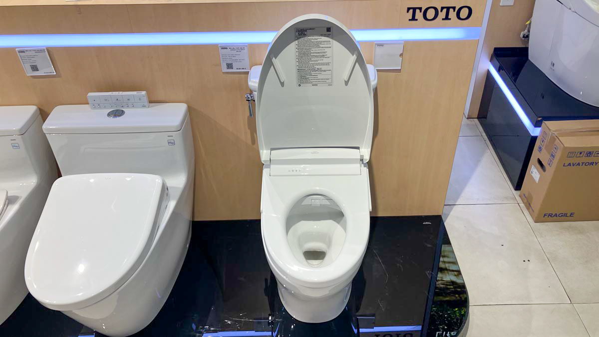 Bồn cầu TOTO CS986CGW25 2 khối nắp điện tử Washlet S5 TCF34461GAA giấu dây