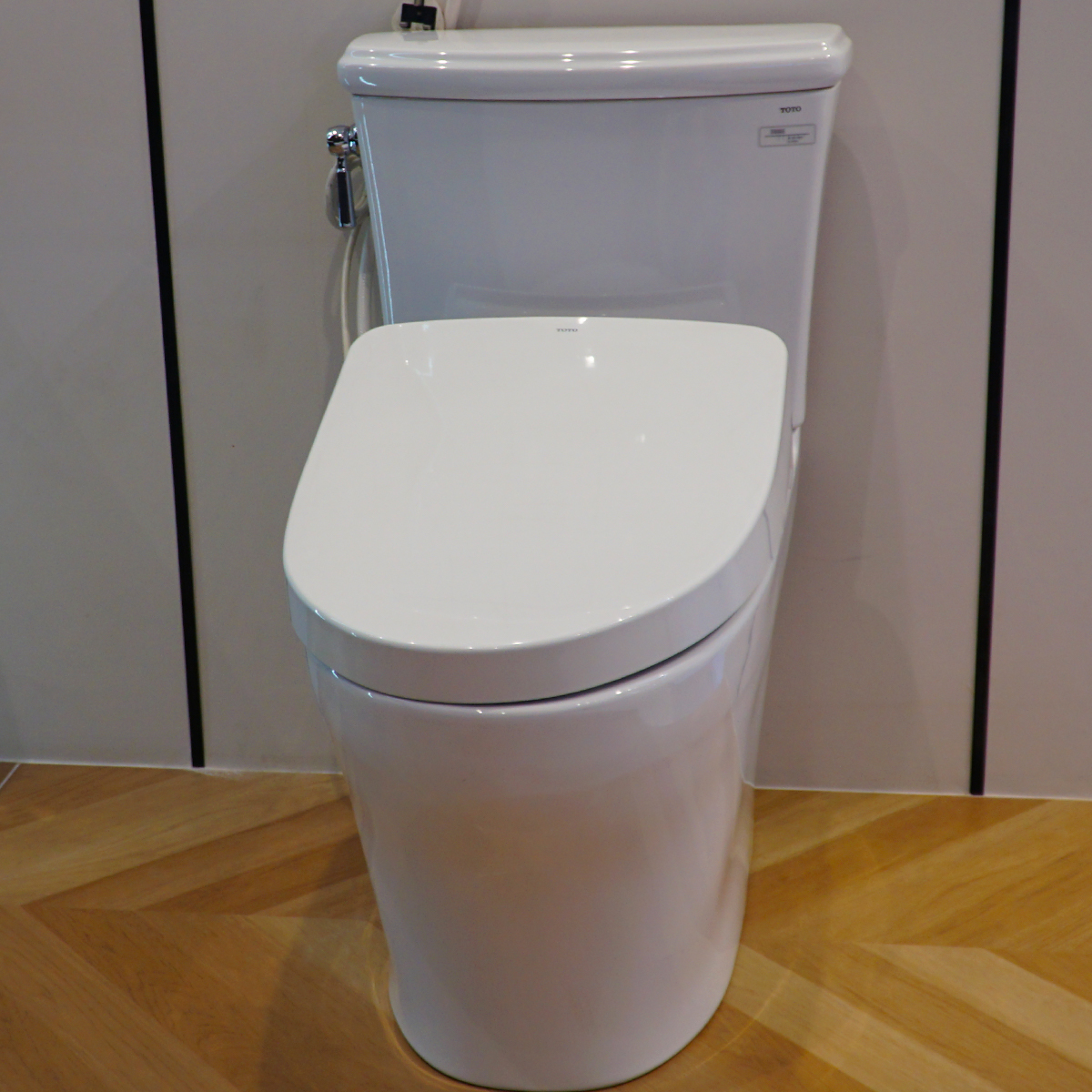 Bồn cầu TOTO CS986GW11 2 khối nắp điện tử Washlet S7 TCF4911Z