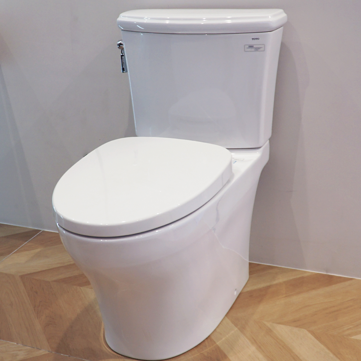 Bồn cầu 2 khối TOTO CS986GT3 nắp đóng êm TC385VS