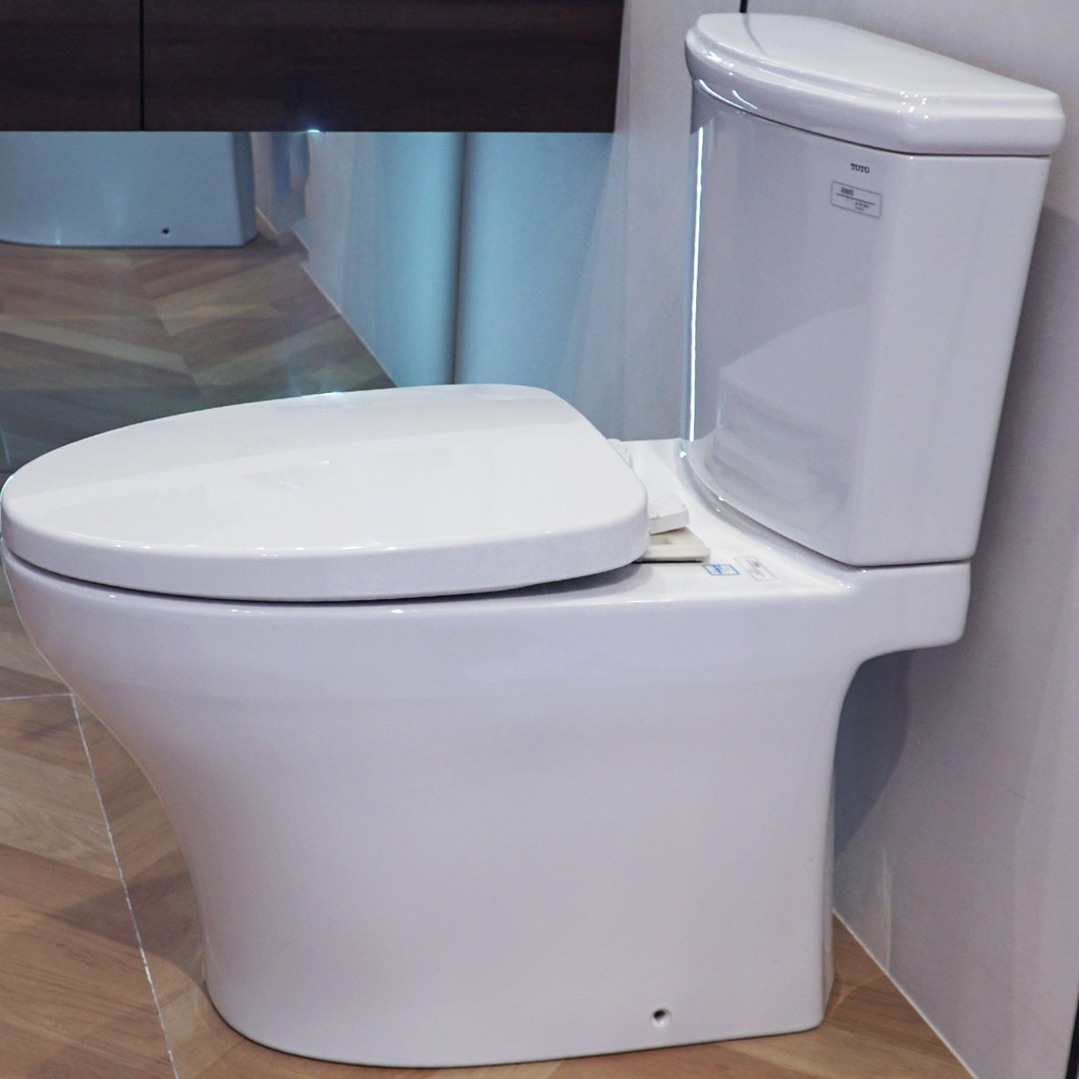 Bồn cầu 2 khối TOTO CS986GT3 nắp đóng êm TC385VS