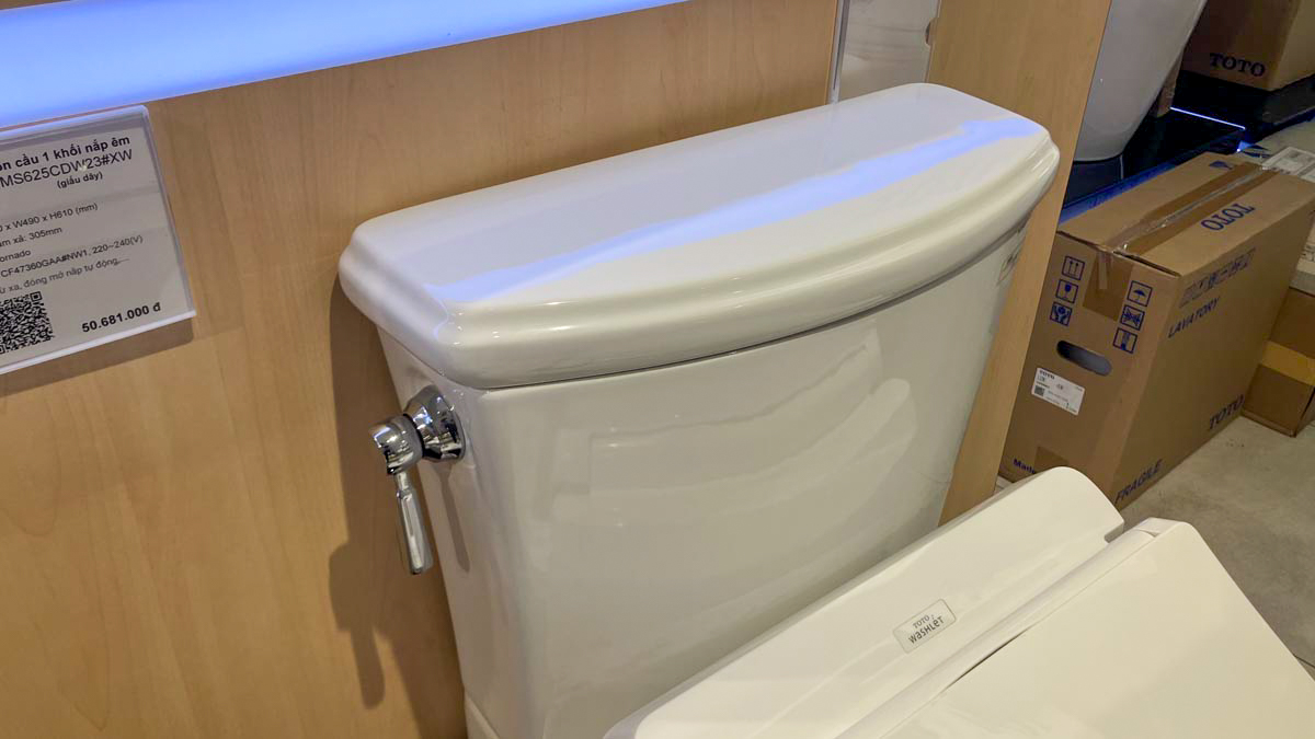 Bồn cầu TOTO CS986GW18 2 khối nắp điện tử TCF23710AAA Washlet C2 cơ bản