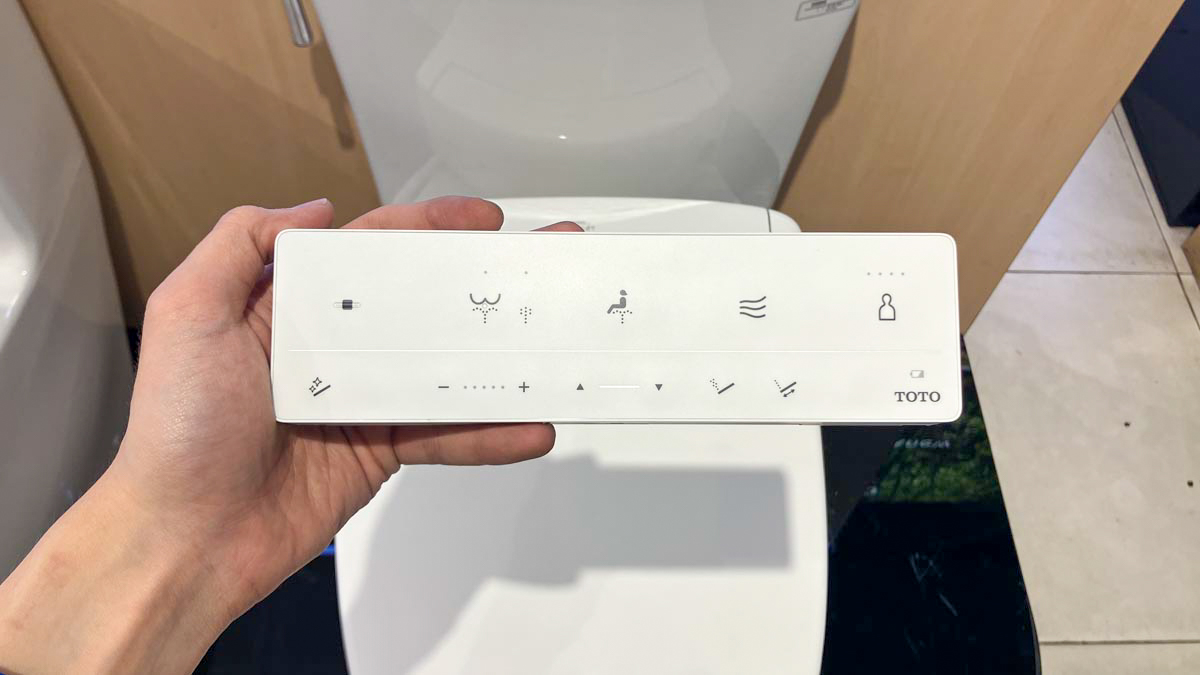 Bồn cầu TOTO CS986GW25 2 khối nắp điện tử Washlet S5 TCF34461GAA