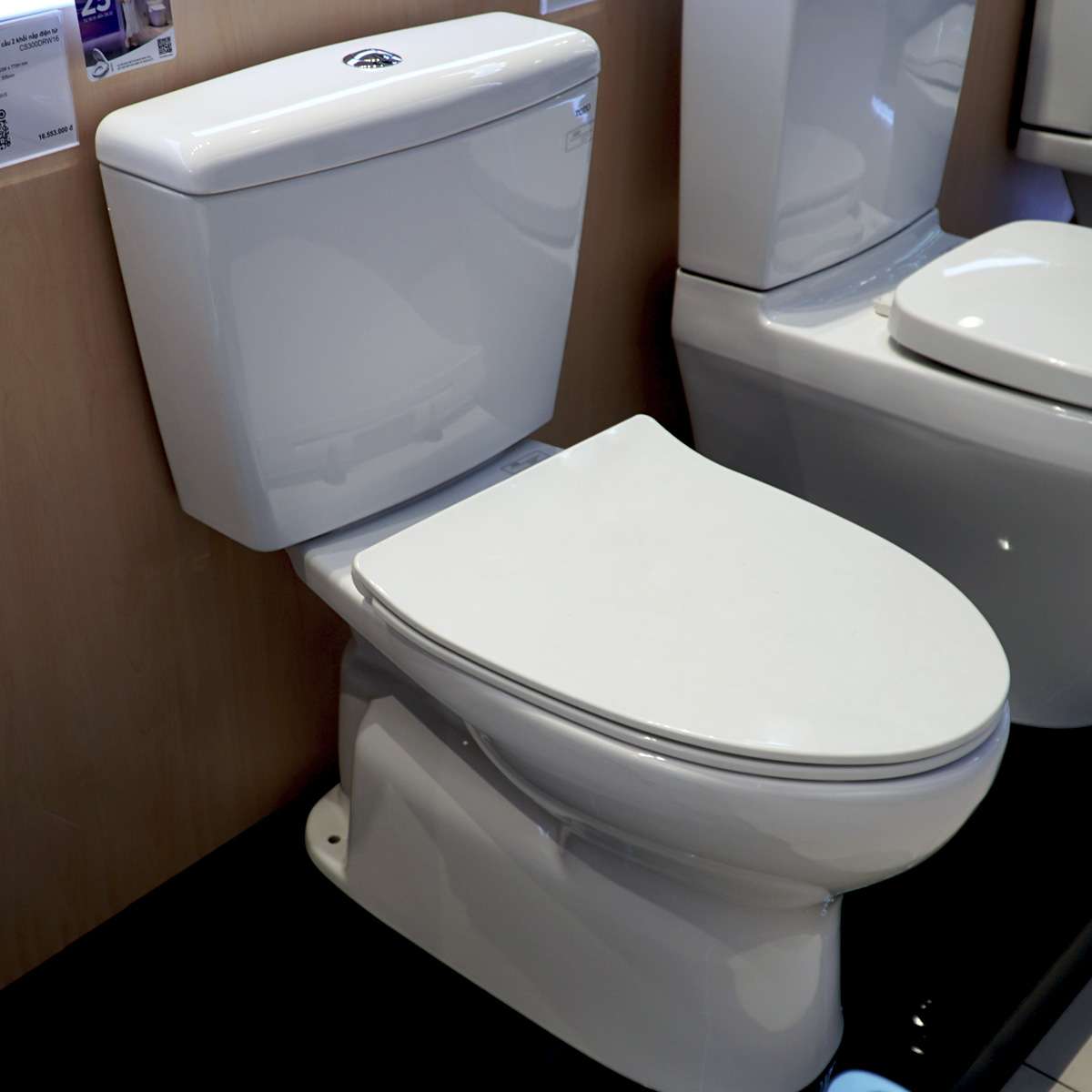 Bồn cầu 2 khối TOTO CS300DRT8 nắp đóng êm TC600VS