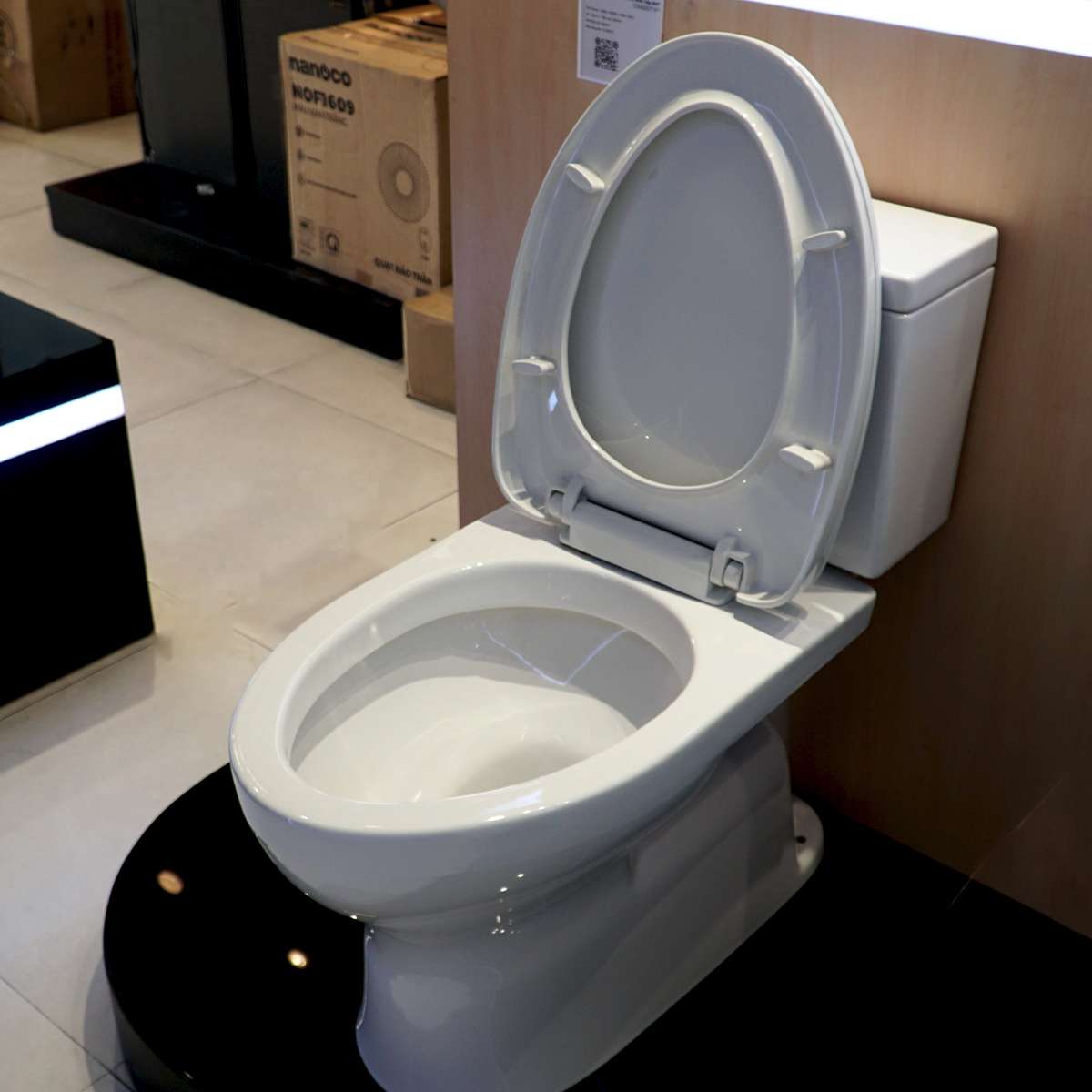 Bồn cầu 2 khối TOTO CS302DT10 nắp đóng êm TC395VS