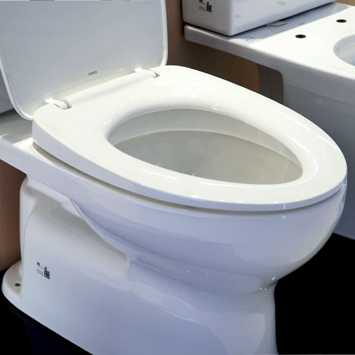 Bồn cầu 2 khối TOTO CS302DT10 nắp đóng êm TC395VS