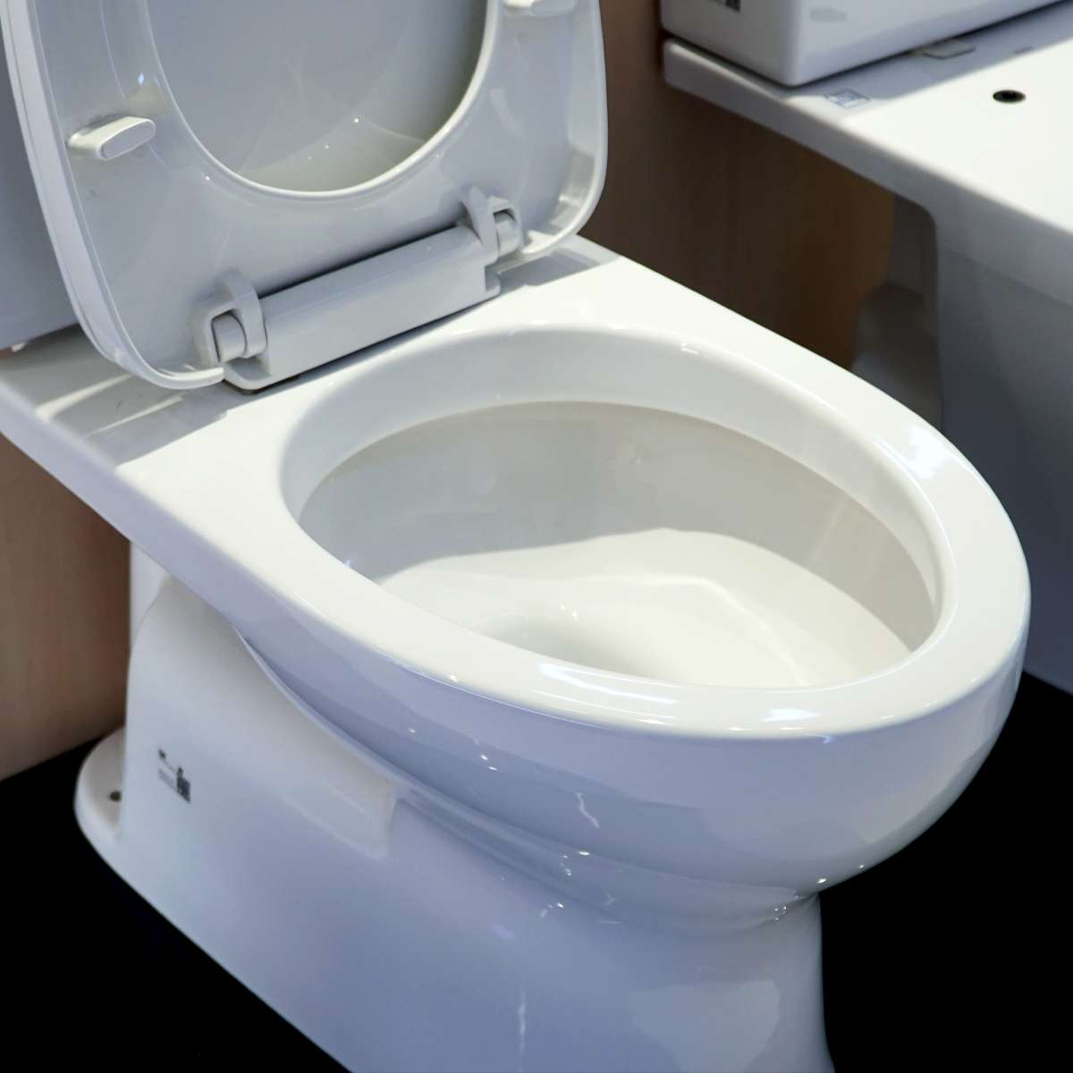 Bồn cầu 2 khối TOTO CS302DT10 nắp đóng êm TC395VS