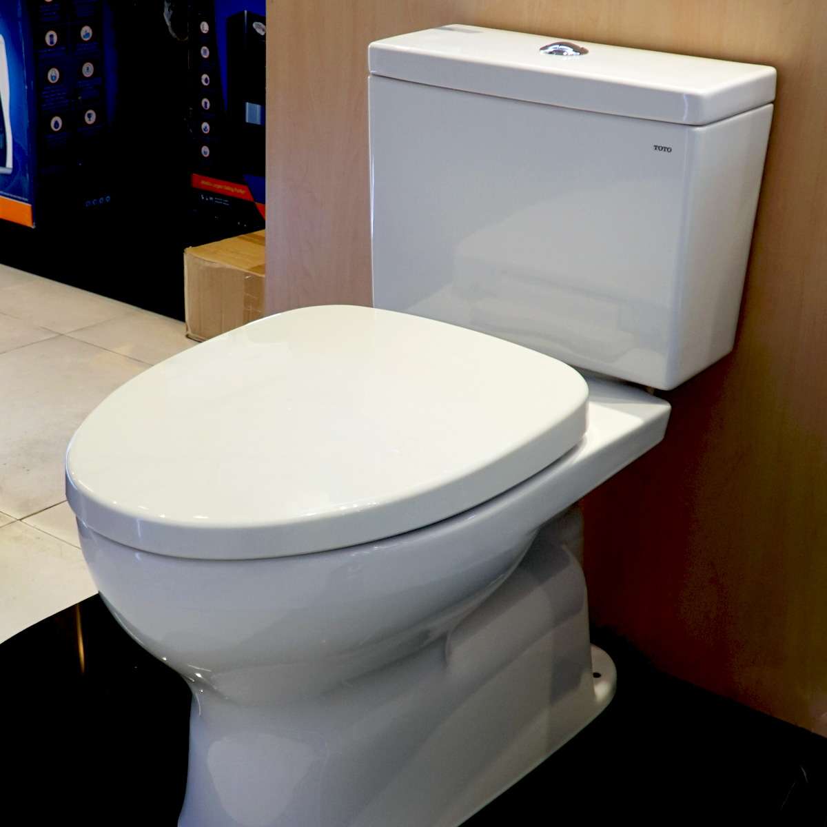 Bồn cầu 2 khối TOTO CS302DT3 nắp đóng êm TC385VS