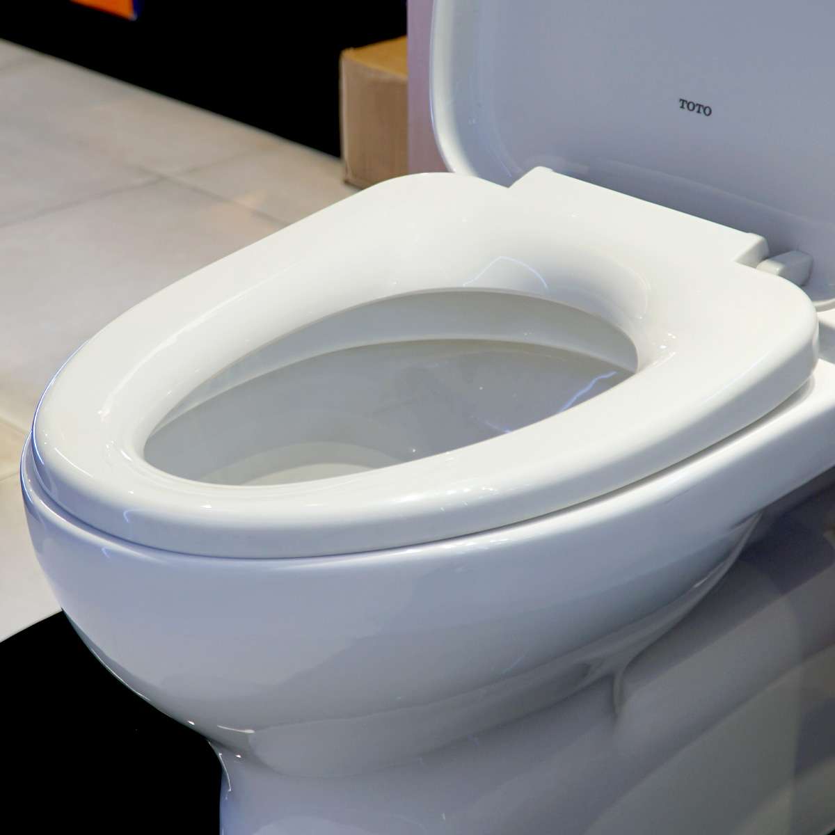 Bồn cầu 2 khối TOTO CS302DT3 nắp đóng êm TC385VS