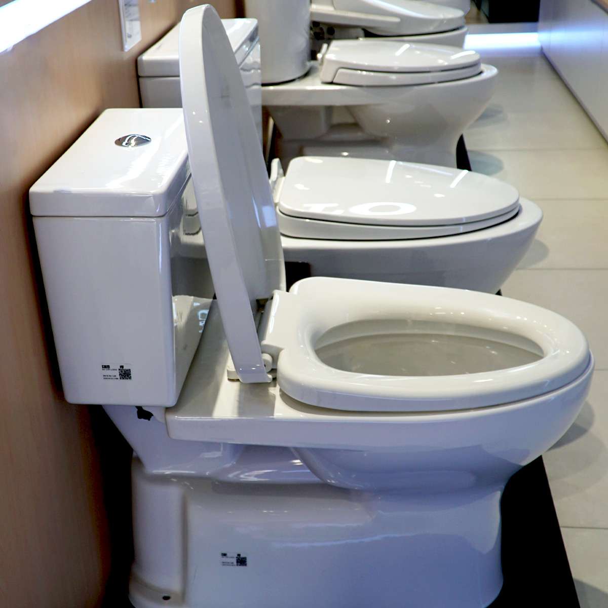 Bồn cầu 2 khối TOTO CS302DT3 nắp đóng êm TC385VS