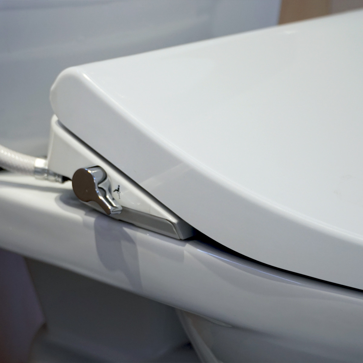 Bồn cầu TOTO CS320DRE4 2 khối nắp rửa cơ TCW1211A