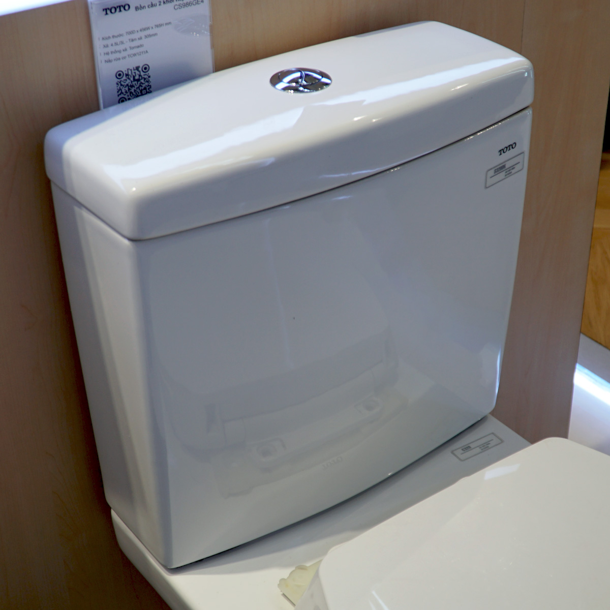 Bồn cầu 2 khối TOTO CS320DRT2 nắp đóng êm TC393VS