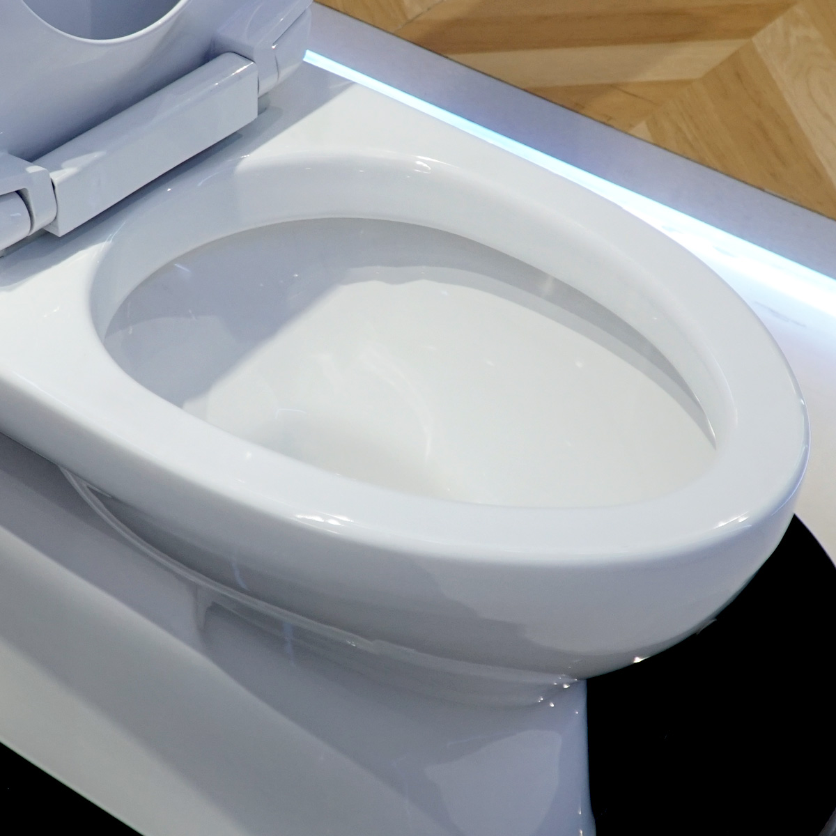 Bồn cầu 2 khối TOTO CS320DRT2 nắp đóng êm TC393VS