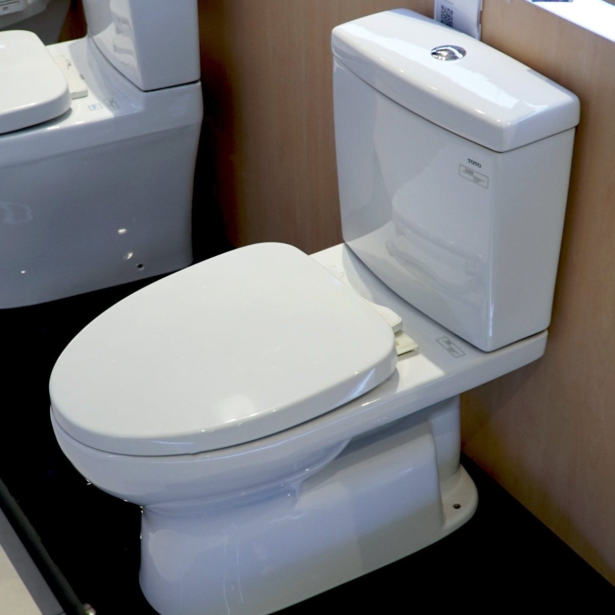 Bồn cầu 2 khối TOTO CS320DRT3 nắp đóng êm TC385VS