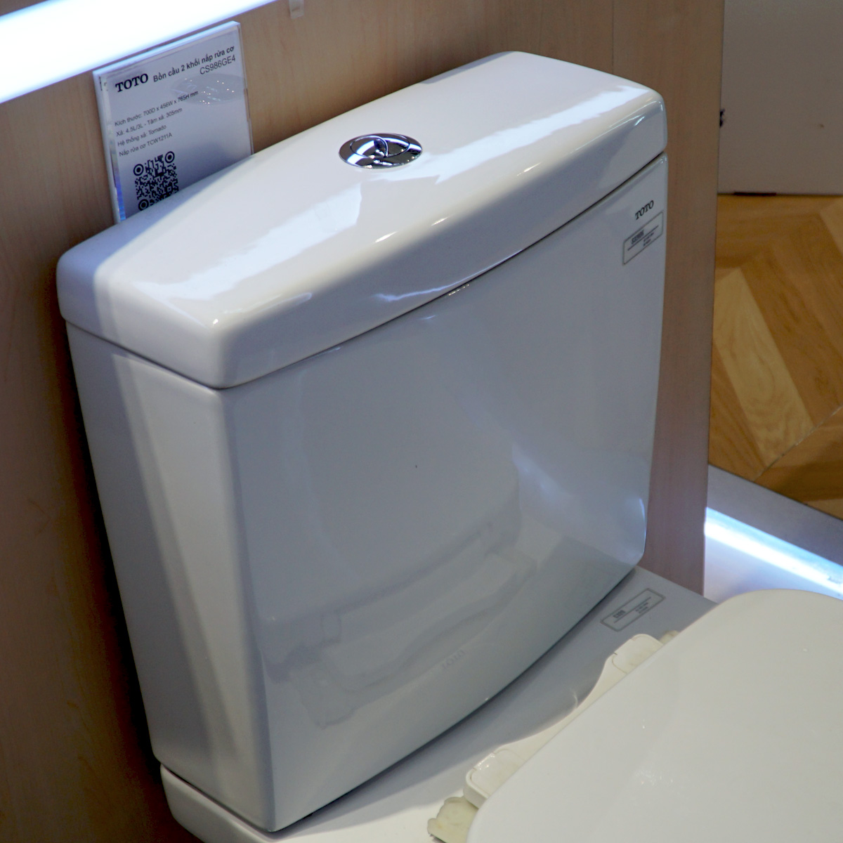 Bồn cầu 2 khối TOTO CS320DRT3 nắp đóng êm TC385VS