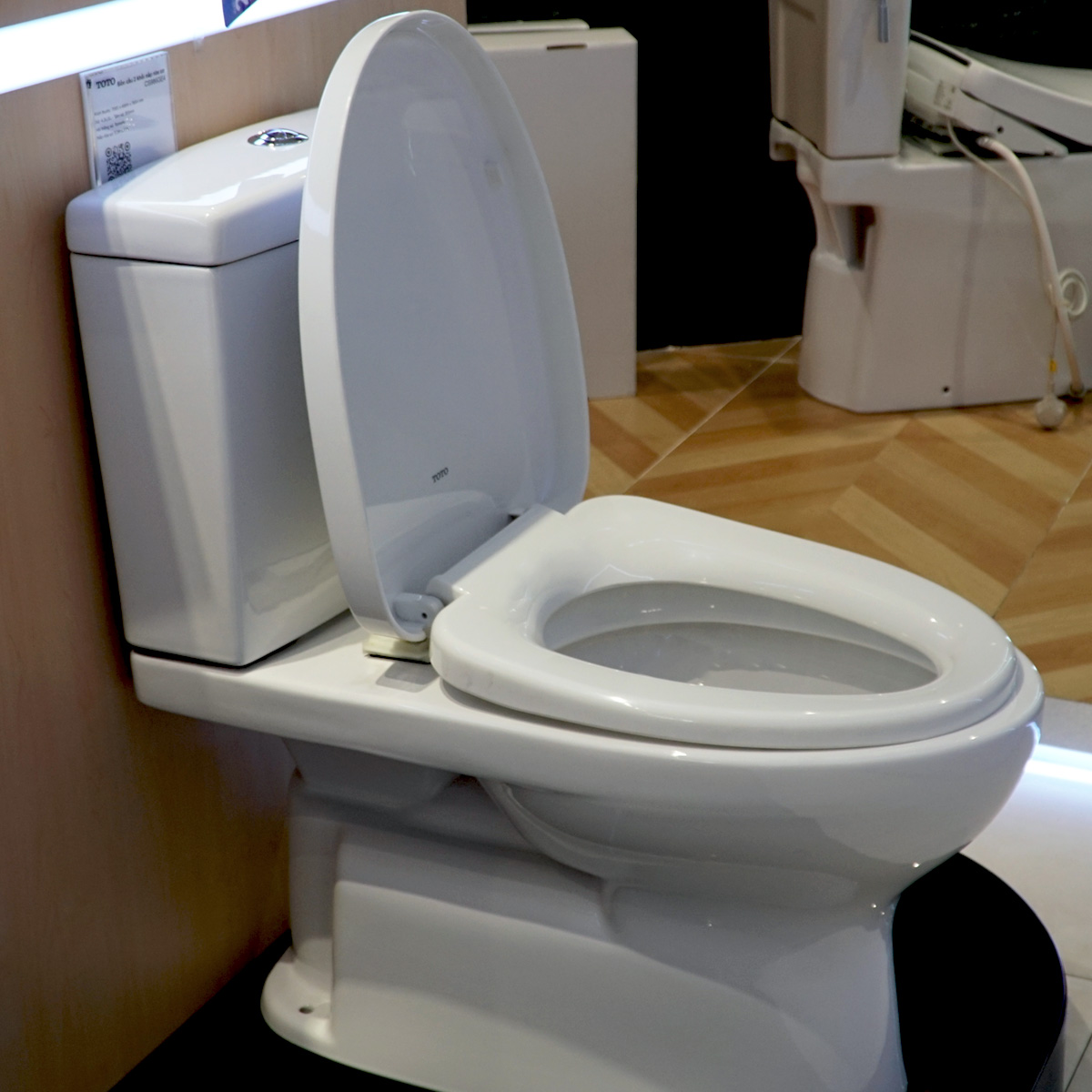 Bồn cầu 2 khối TOTO CS320DRT3 nắp đóng êm TC385VS