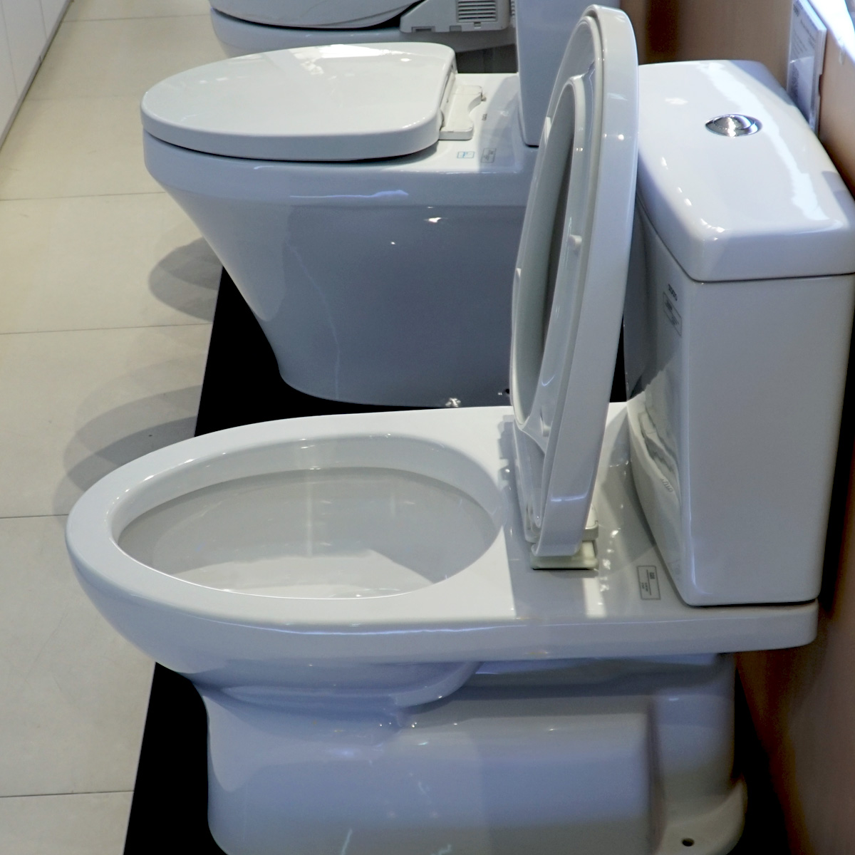 Bồn cầu 2 khối TOTO CS320DRT3 nắp đóng êm TC385VS