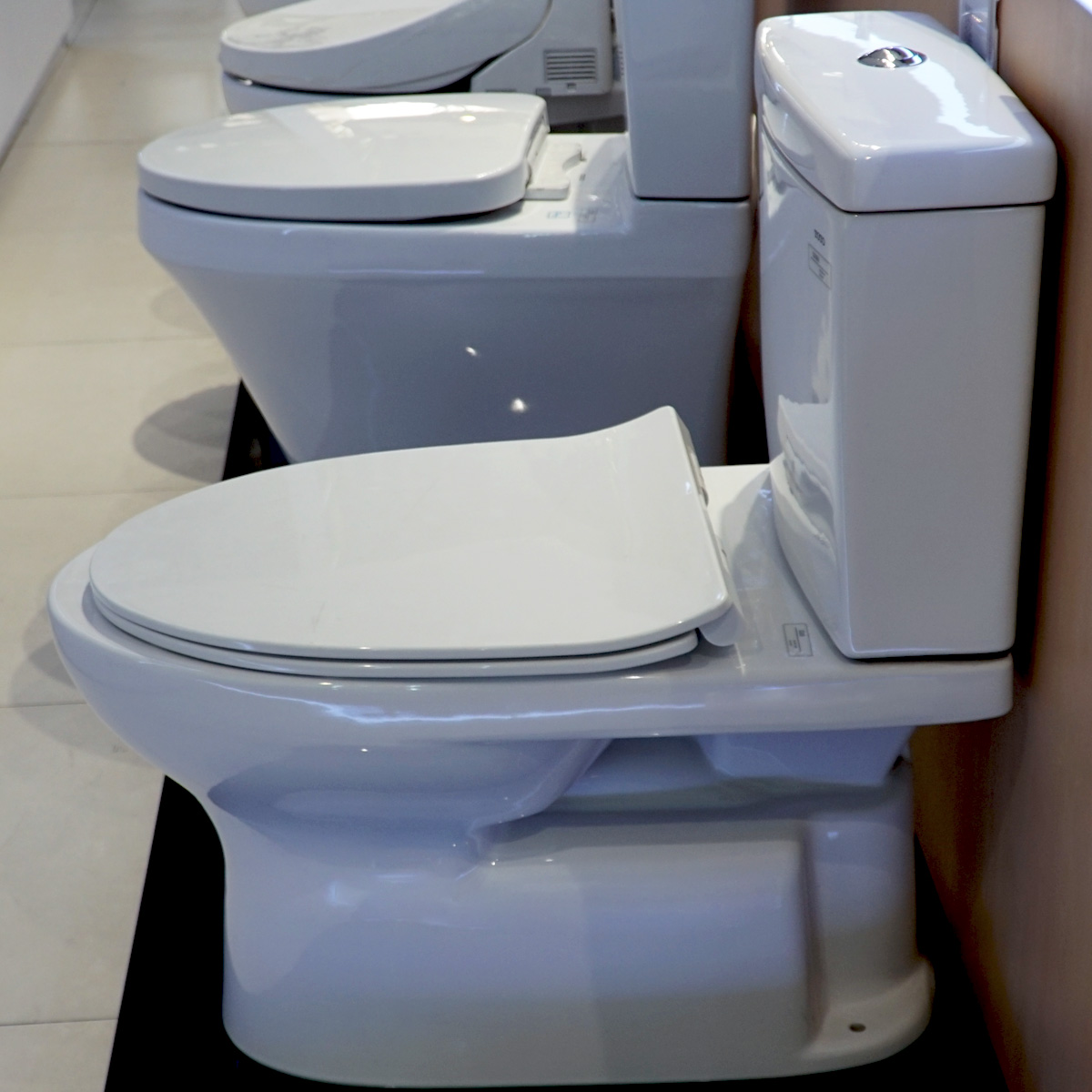 Bồn cầu 2 khối TOTO CS320DRT8 nắp đóng êm TC600VS