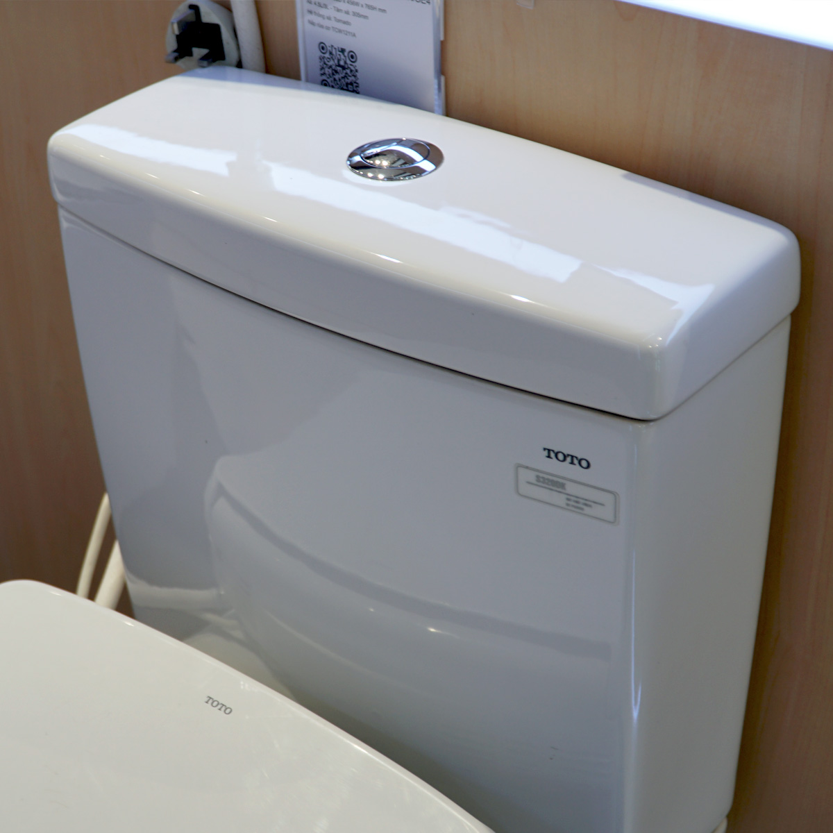 Bồn cầu TOTO CS320DRW11 2 khối nắp điện tử Washlet S7 TCF4911Z