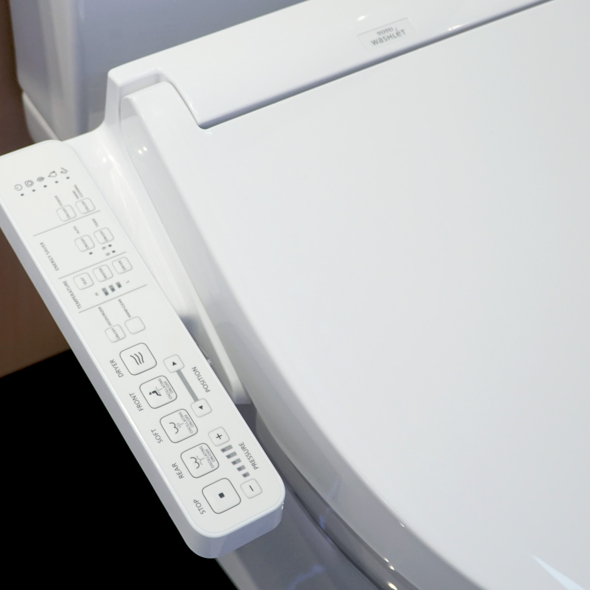 Bồn cầu TOTO CS320DRW16 2 khối nắp điện tử Washlet C2 TCF23410AAA