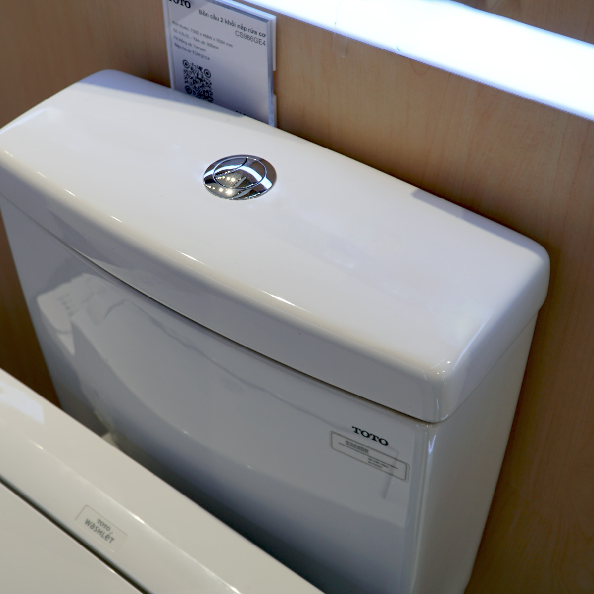 Bồn cầu TOTO CS320DRW16 2 khối nắp điện tử Washlet C2 TCF23410AAA