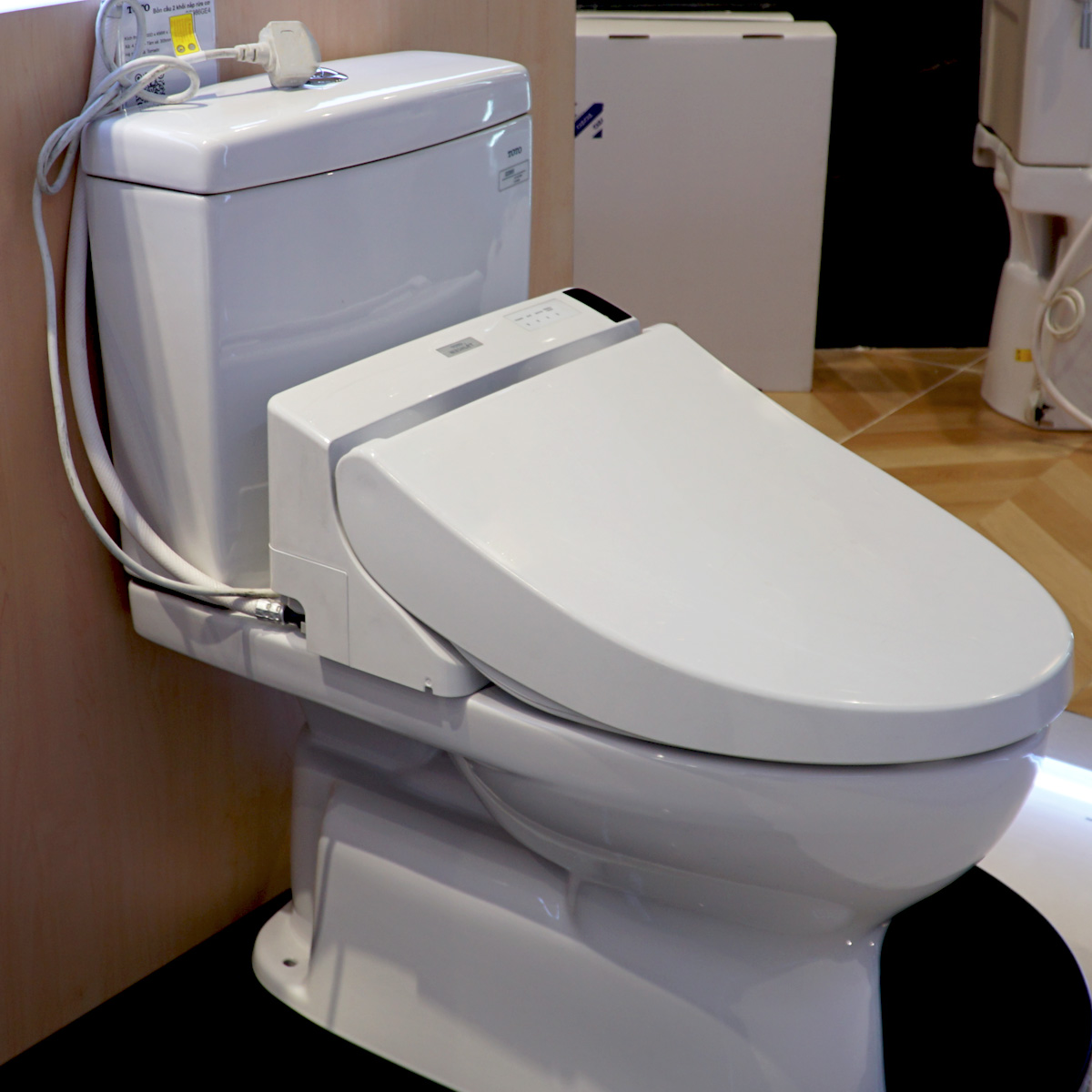 Bồn cầu nắp rửa điện tử TOTO CS320DRW6