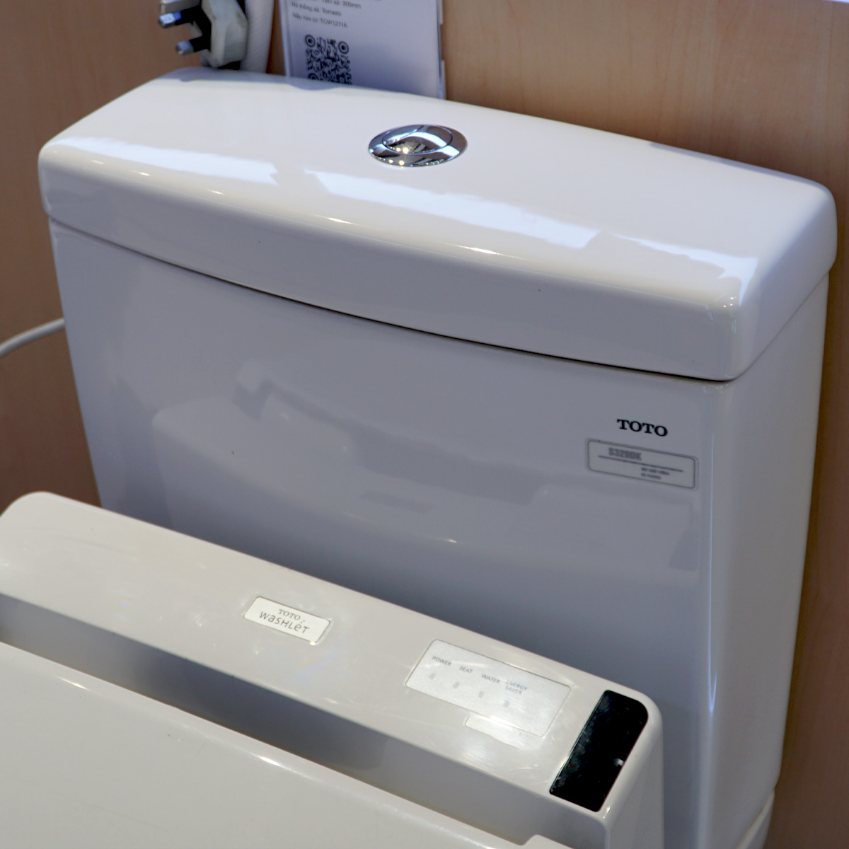 Bồn cầu nắp rửa điện tử TOTO CS320DRW6