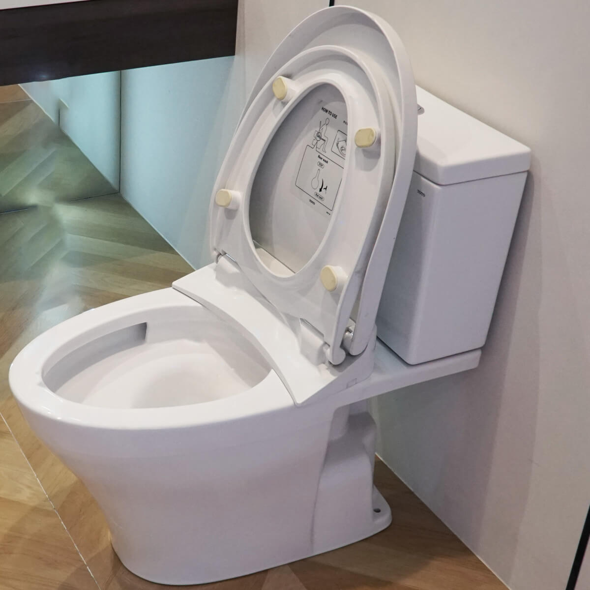 Bồn cầu TOTO CS326DE2 2 khối nắp rửa cơ TCW07S