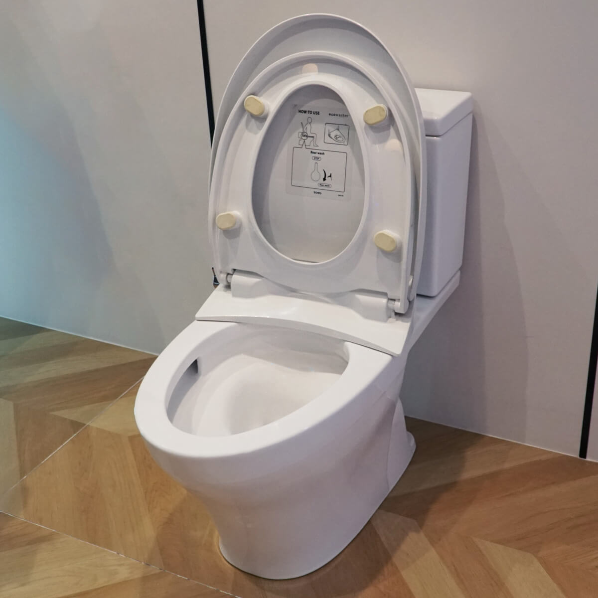 Bồn cầu TOTO CS326DE2 2 khối nắp rửa cơ TCW07S