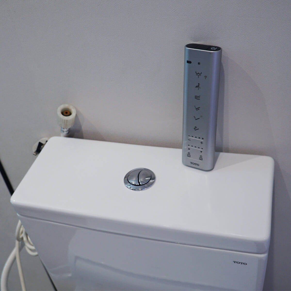 Bồn cầu TOTO CS326DW11 2 khối nắp điện tử Washlet S7 TCF4911Z