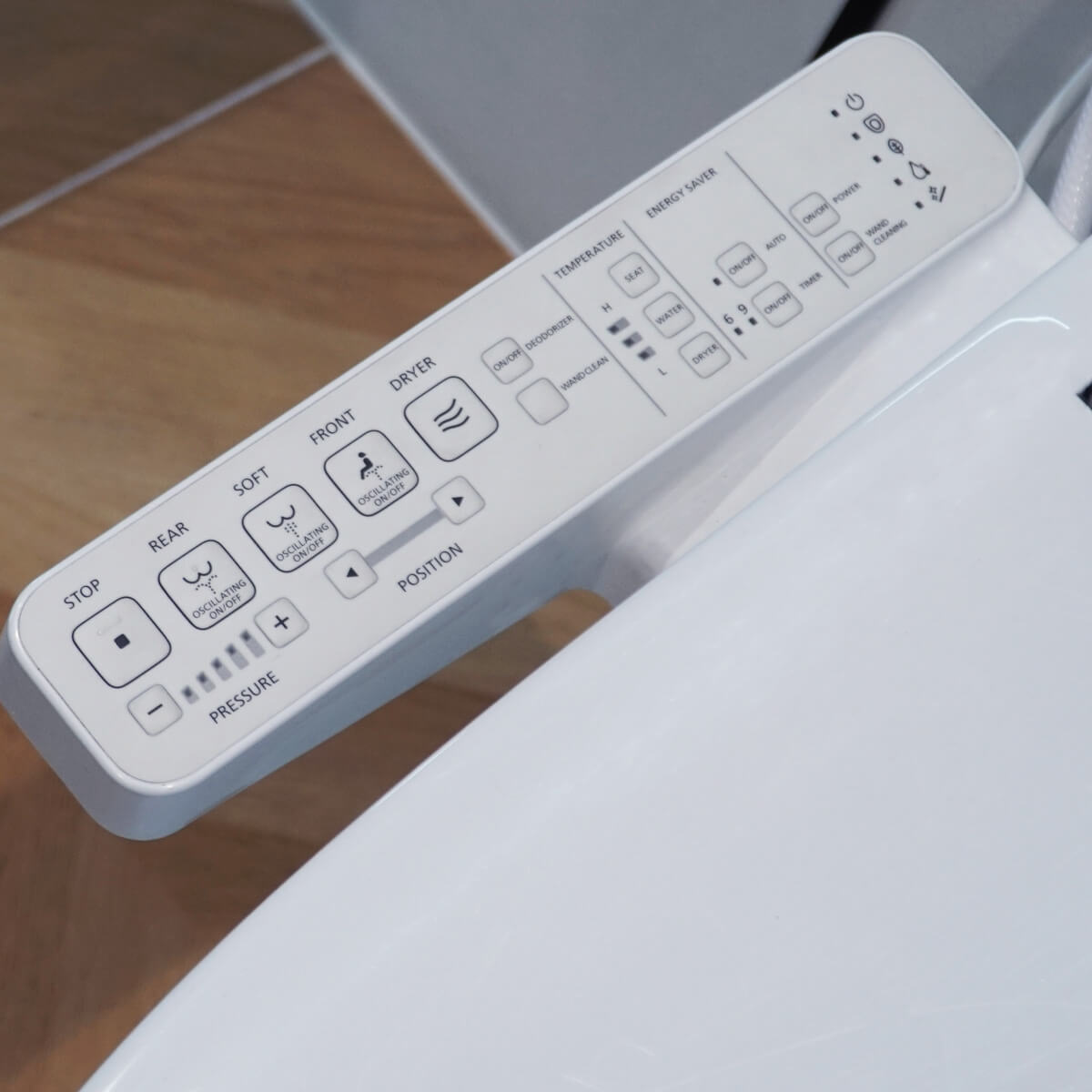 Bồn cầu TOTO CS326DW16 2 khối nắp điện tử Washlet C2 TCF23410AAA