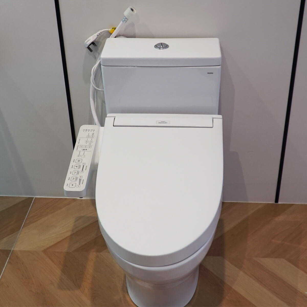 Bồn cầu TOTO CS326DW16 2 khối nắp điện tử Washlet C2 TCF23410AAA