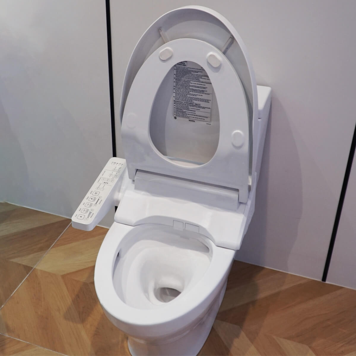 Bồn cầu TOTO CS326DW16 2 khối nắp điện tử Washlet C2 TCF23410AAA