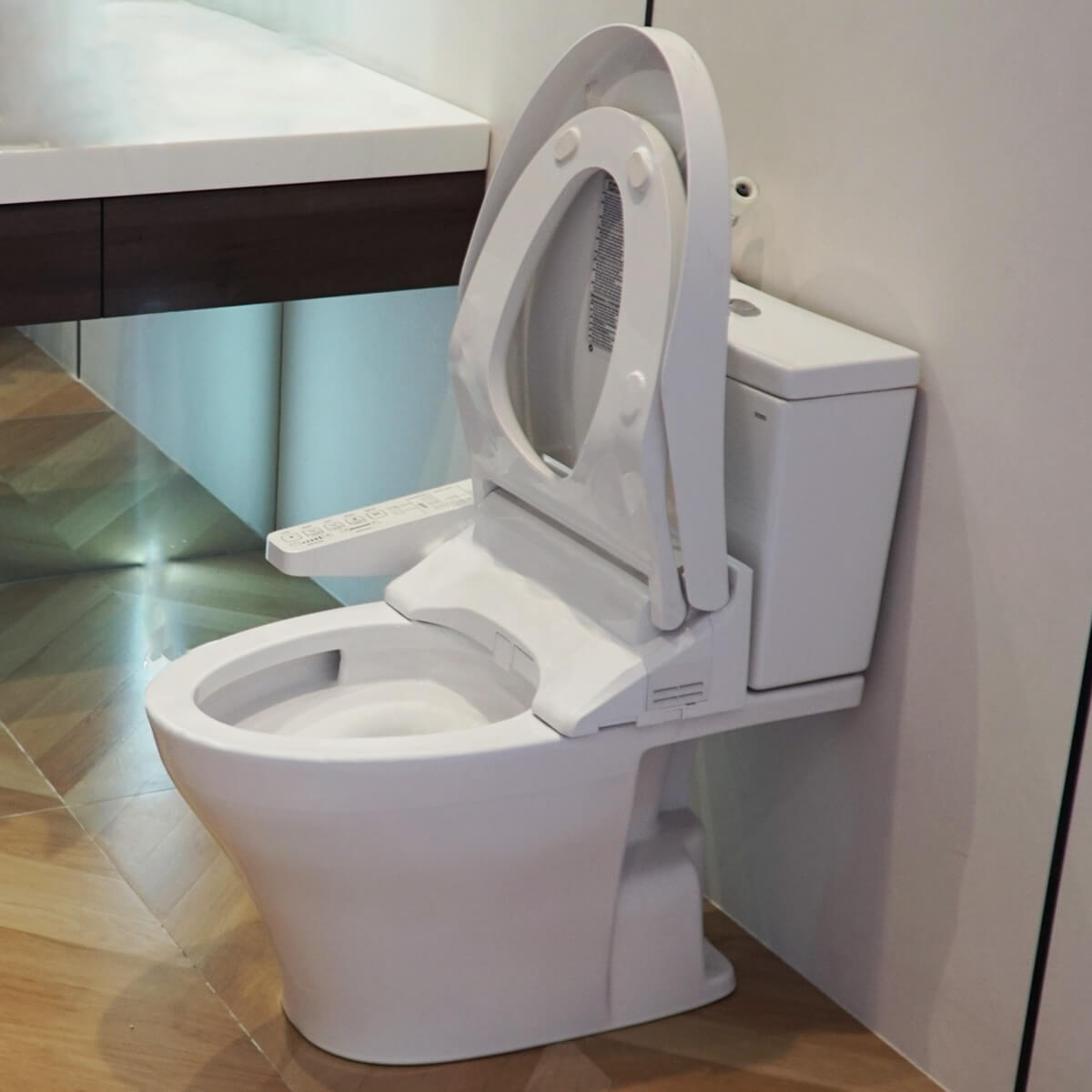 Bồn cầu TOTO CS326DW16 2 khối nắp điện tử Washlet C2 TCF23410AAA