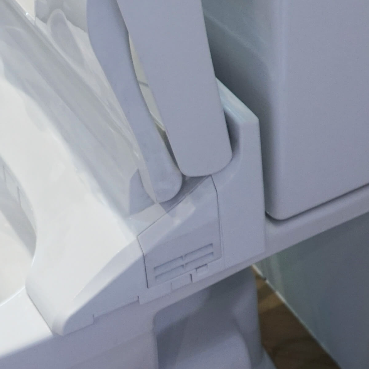 Bồn cầu TOTO CS326DW16 2 khối nắp điện tử Washlet C2 TCF23410AAA