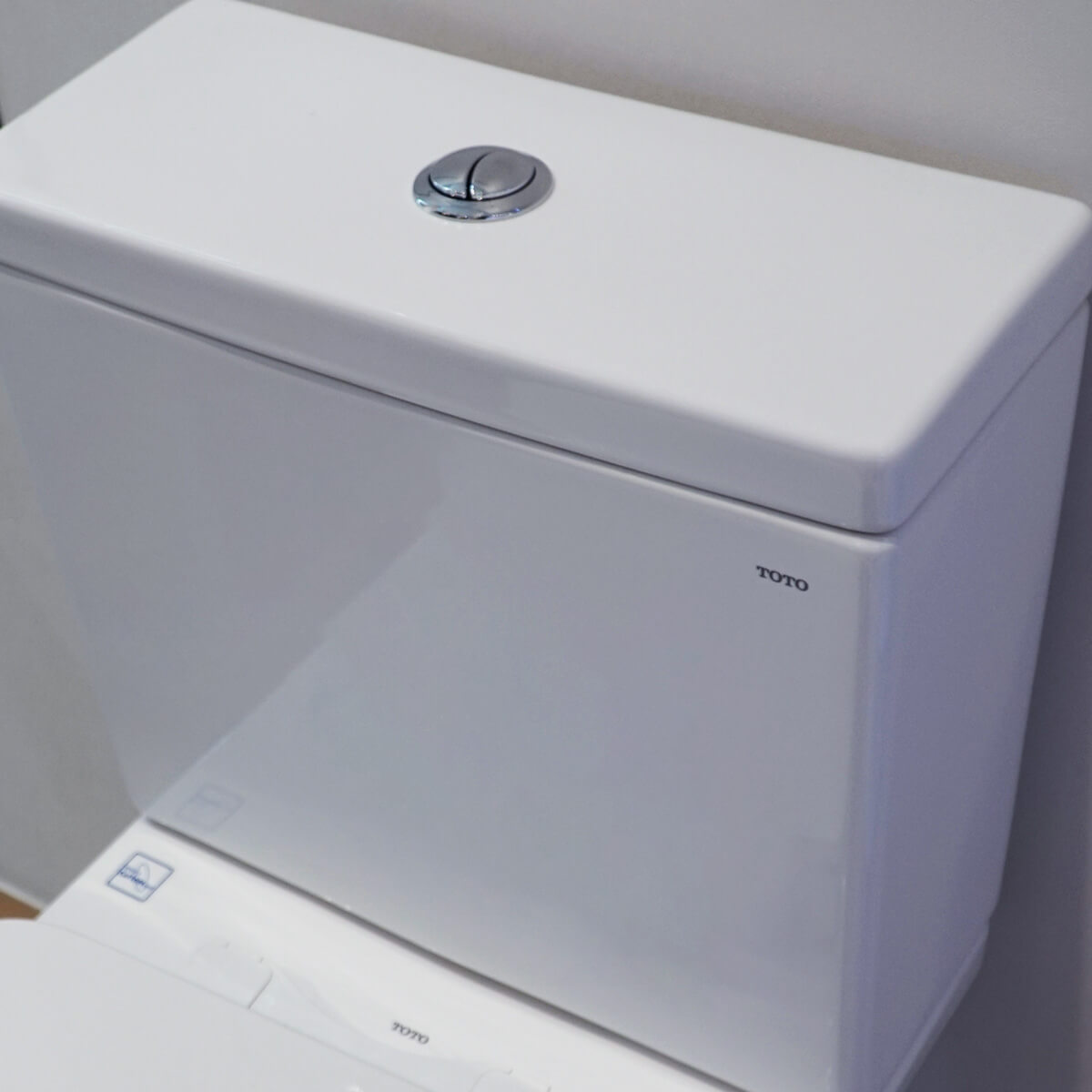 Bồn cầu TOTO CS326DW16 2 khối nắp điện tử Washlet C2 TCF23410AAA