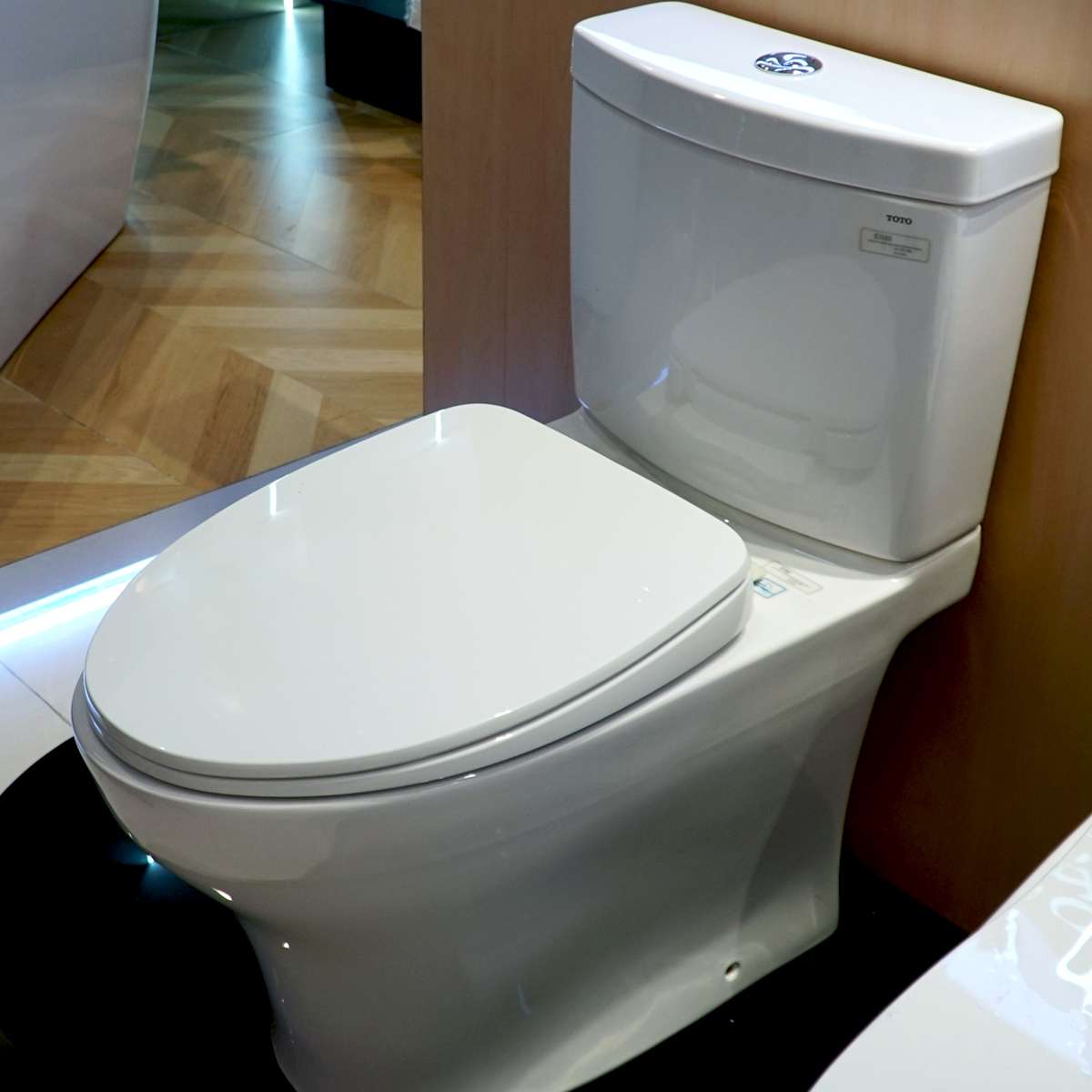 Bồn cầu 2 khối TOTO CS769DRT10 nắp đóng êm TC395VS