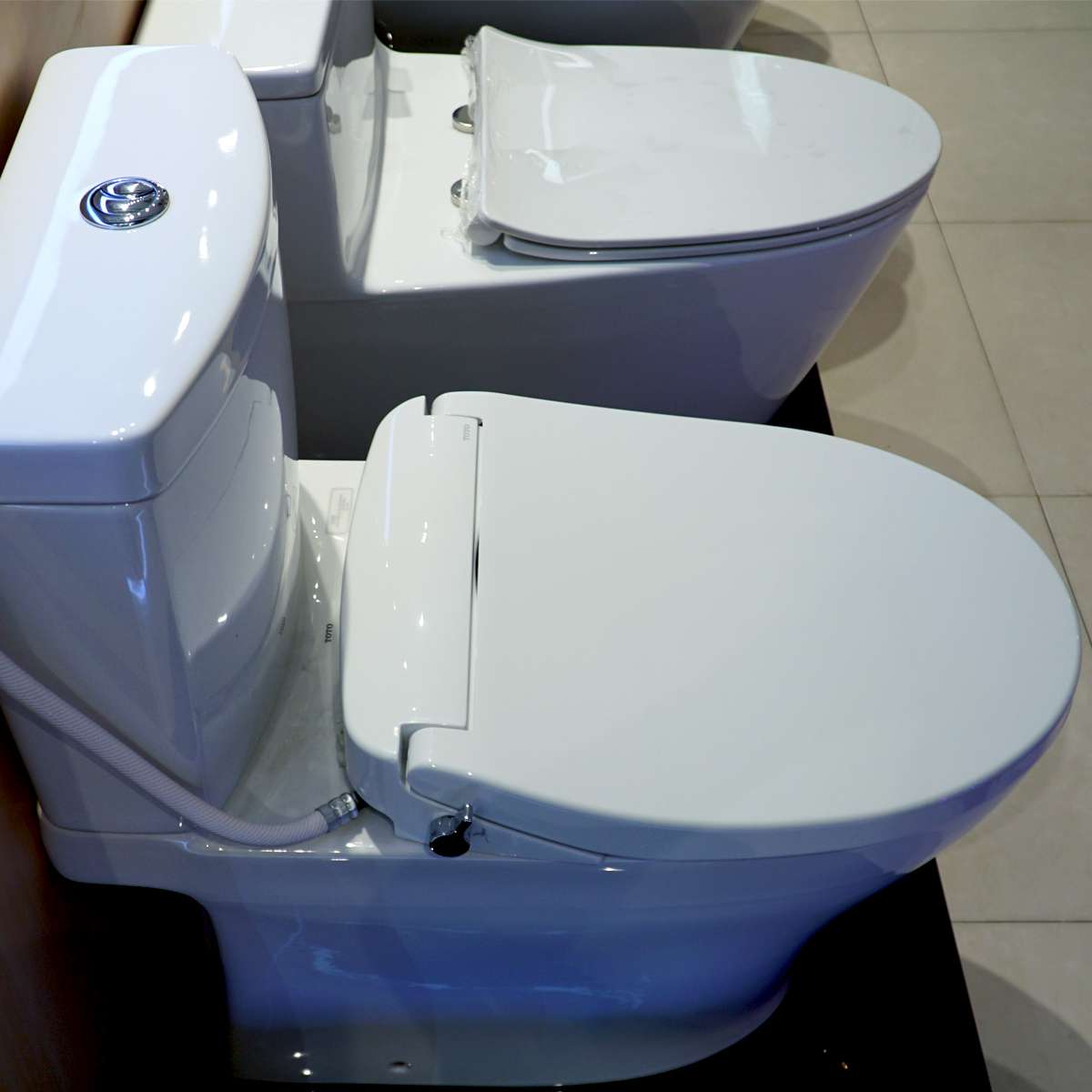 Bồn cầu 2 khối TOTO CS769DRT2 nắp đóng êm TC393VS