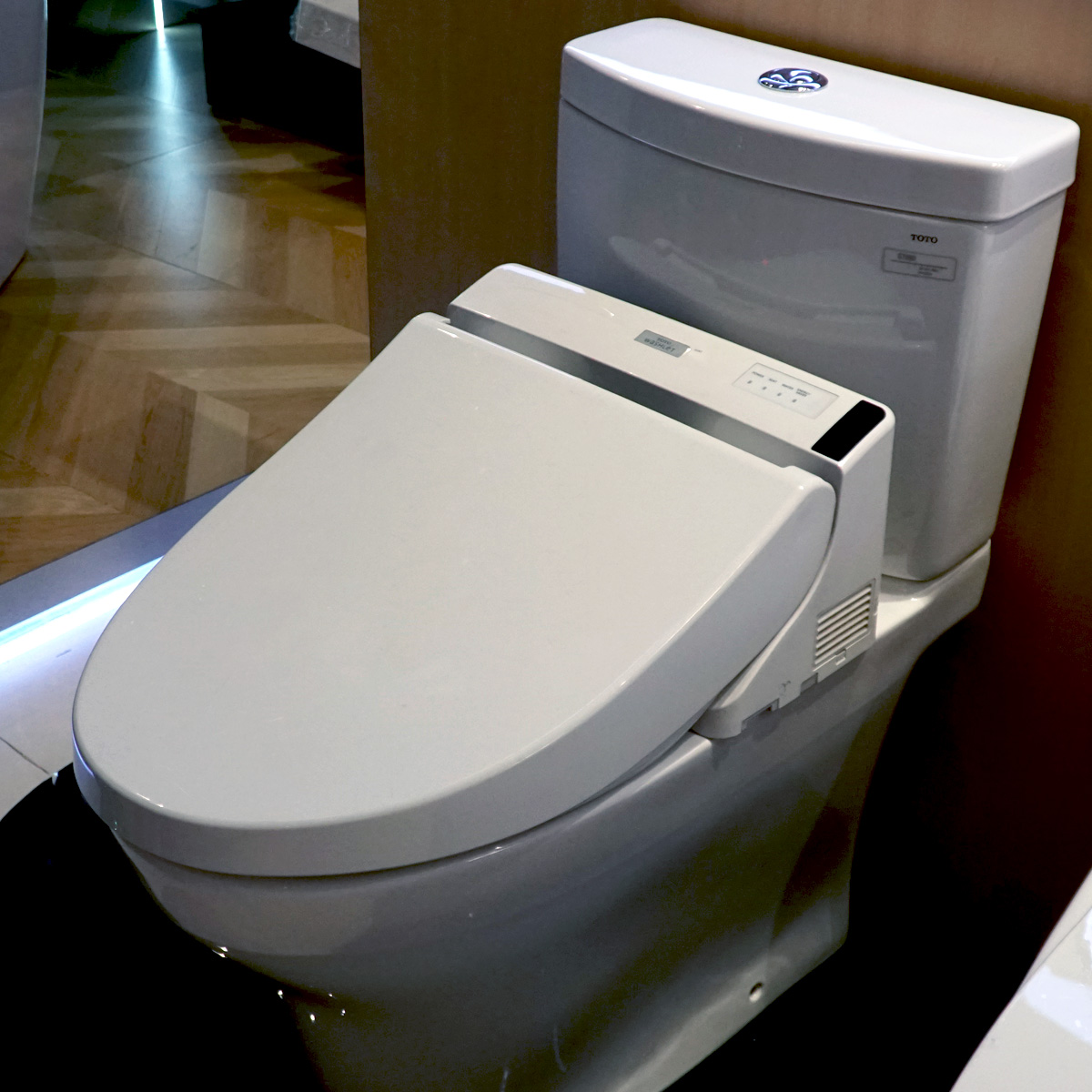 Bồn cầu nắp rửa điện tử TOTO 2 khối CS769DRW6